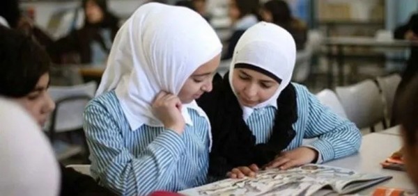 KKTC'de tarihi karar! Ortaokullarda uygulanan başörtüsü yasağını kaldıracak yeni adım